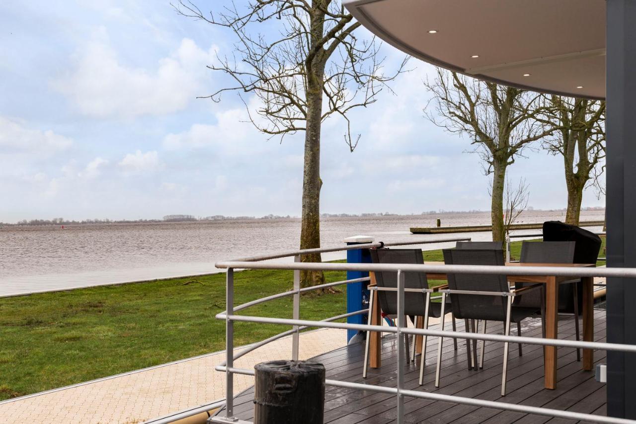 Welcome In - Houseboat 'Elysium' Met Eigen Aanlegsteiger Sneek - Offingawier Exterior foto