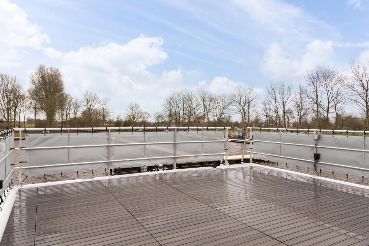 Welcome In - Houseboat 'Elysium' Met Eigen Aanlegsteiger Sneek - Offingawier Exterior foto